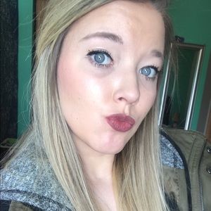 Meet your Posher, Rebekah